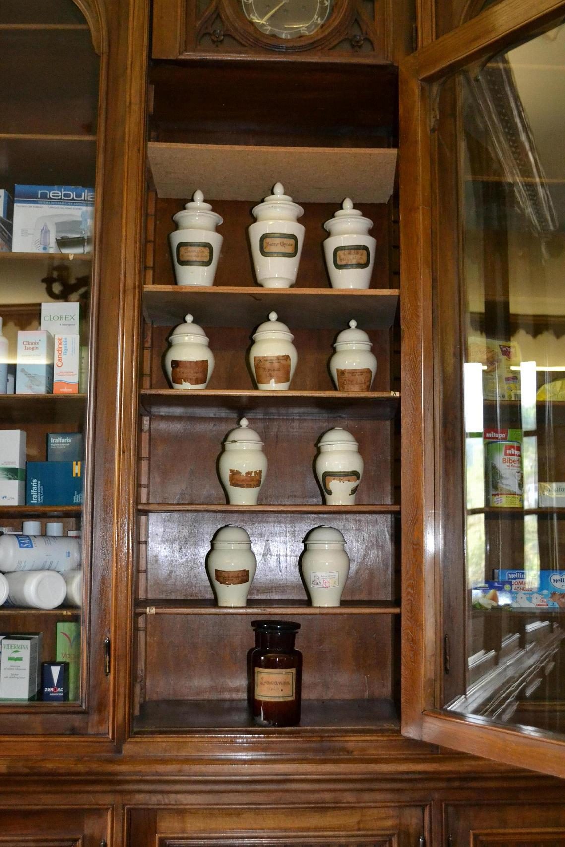 Casamari's pharmacy, Frosinone (5).JPG